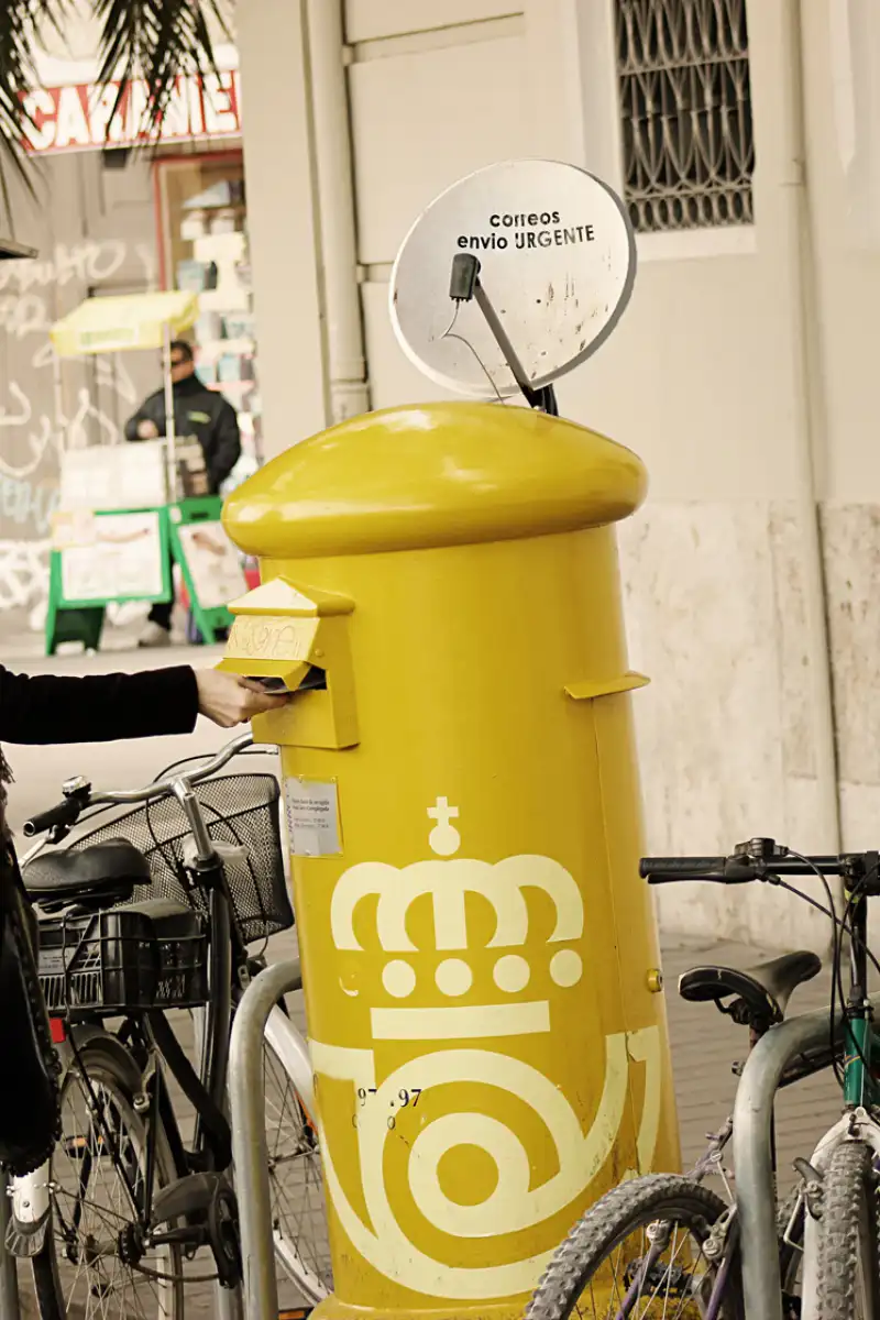 contactar con sisco multimedia estudio de diseño web y gráfico en valencia